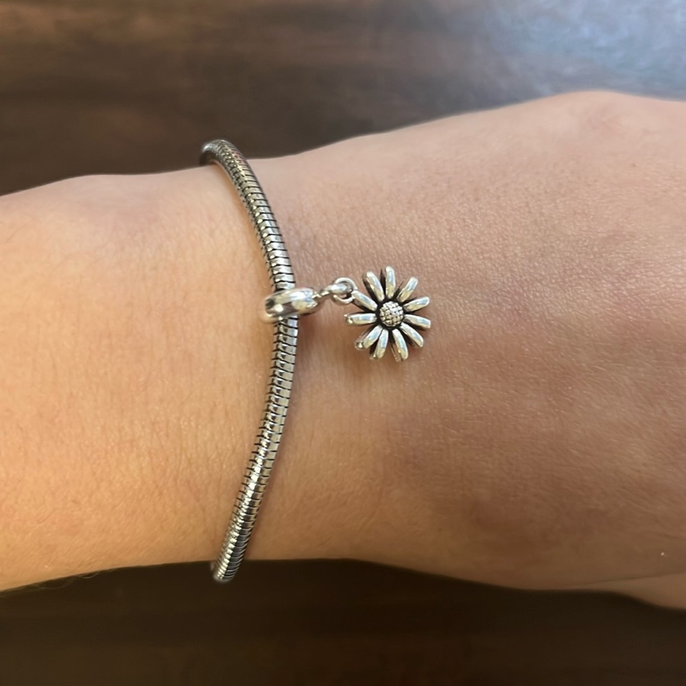 Stainless steel flower charm bolo bracelet (adjustable)